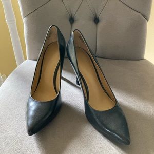 Worn once, brand new, very soft, beautiful heel